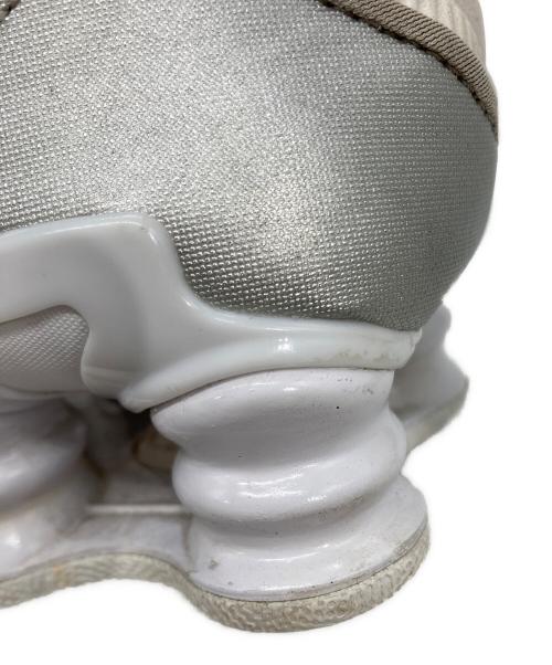 NIKE（ナイキ）NIKE (ナイキ) WMNS SHOX TL ローカットスニーカー（ウィメンズ ショックス TL ローカットスニーカー） ホワイト×グレー サイズ:28の古着・服飾アイテム