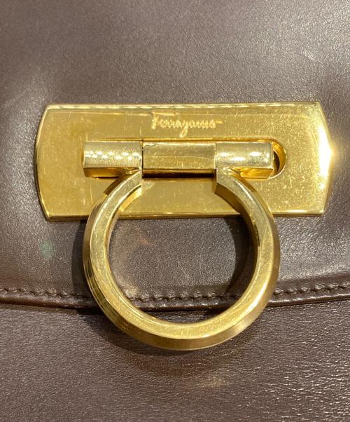 Salvatore Ferragamo（サルヴァトーレ フェラガモ）Salvatore Ferragamo (サルヴァトーレ フェラガモ) ガンチーニ レザーショルダーバッグ ブラウンの古着・服飾アイテム