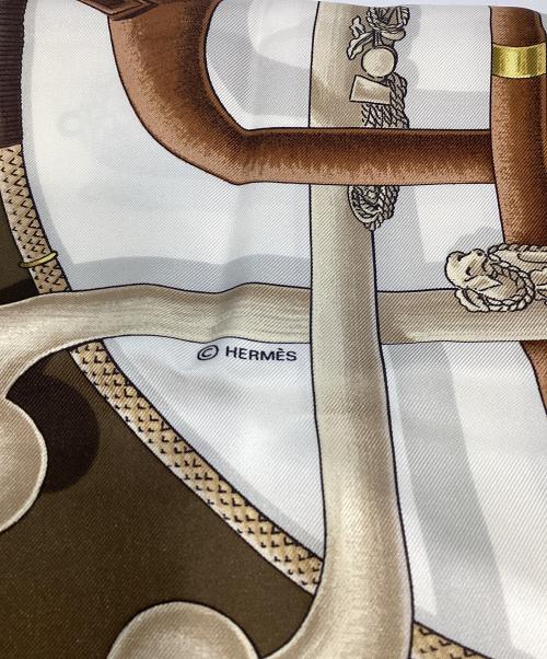 HERMES（エルメス）HERMES (エルメス) カレ90 シルクスカーフ ベージュ×ホワイトの古着・服飾アイテム
