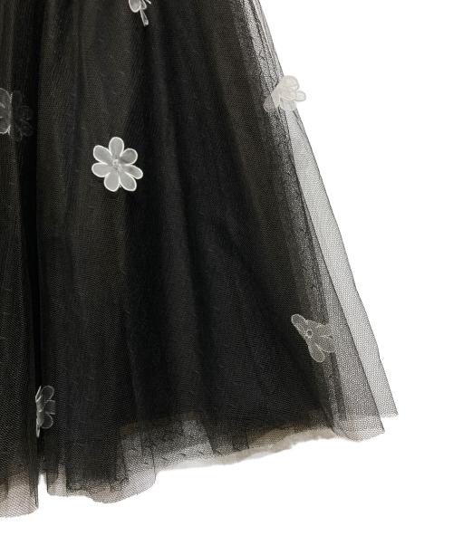 RED VALENTINO（レッドヴァレンティノ）RED VALENTINO (レッドヴァレンティノ) 花柄チュールスカート ブラック サイズ:38の古着・服飾アイテム