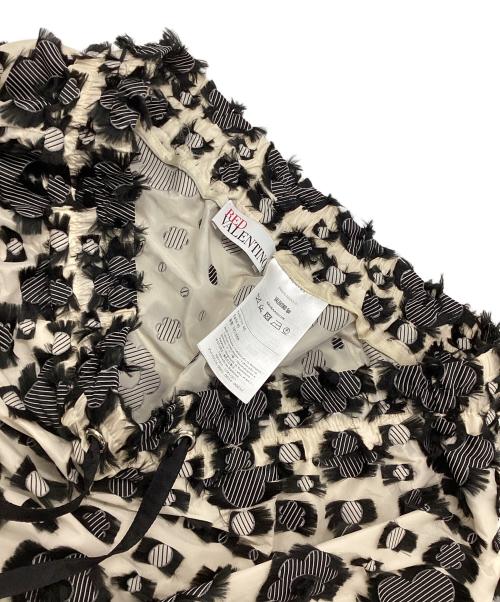 RED VALENTINO（レッドヴァレンティノ）RED VALENTINO (レッドヴァレンティノ) 花柄スカート ブラック×ホワイト サイズ:40の古着・服飾アイテム