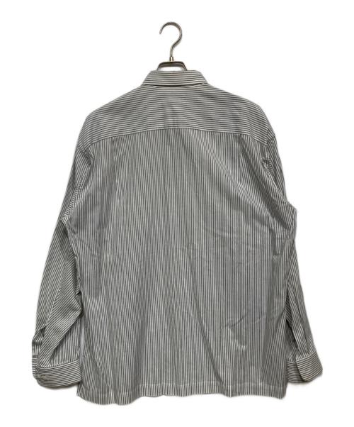 ISSEY MIYAKE MEN（イッセイミヤケメン）ISSEY MIYAKE MEN (イッセイミヤケメン) 比翼シャツ　ME26-FJ131 グレー サイズ:4の古着・服飾アイテム