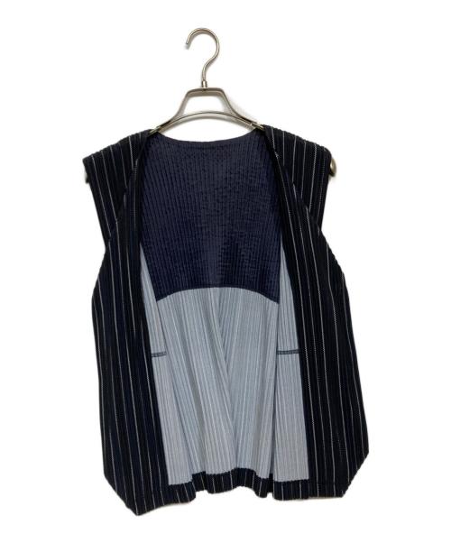 HOMME PLISSE ISSEY MIYAKE（オム プリッセ イッセイ ミヤケ）HOMME PLISSE ISSEY MIYAKE (オム プリッセ イッセイ ミヤケ) プリーツベスト　HP61JE143 ネイビー サイズ:4の古着・服飾アイテム