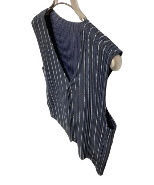 HOMME PLISSE ISSEY MIYAKE（オム プリッセ イッセイ ミヤケ）HOMME PLISSE ISSEY MIYAKE (オム プリッセ イッセイ ミヤケ) プリーツベスト　HP61JE143 ネイビー サイズ:4の古着・服飾アイテム