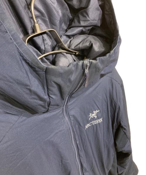 ARC'TERYX（アークテリクス）ARC'TERYX (アークテリクス) ATOM LT HOODY　24108-124241 ネイビー サイズ:Lの古着・服飾アイテム