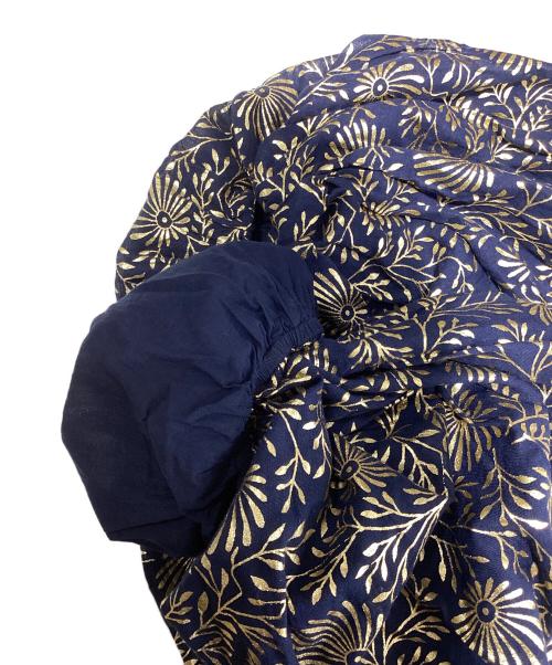 ne quittez pas（ヌキテパ）ne quittez pas (ヌキテパ) Cotton Voile Foil Flower Print  Volume Sleeve Dress ネイビー×ゴールド サイズ:Free 未使用品の古着・服飾アイテム