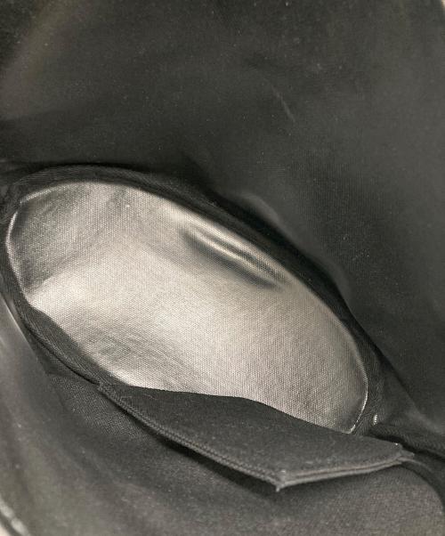 TOUT Y EST（トゥティエ）TOUT Y EST (トゥティエ) SAC COQUILLE BUCKET ブラックの古着・服飾アイテム