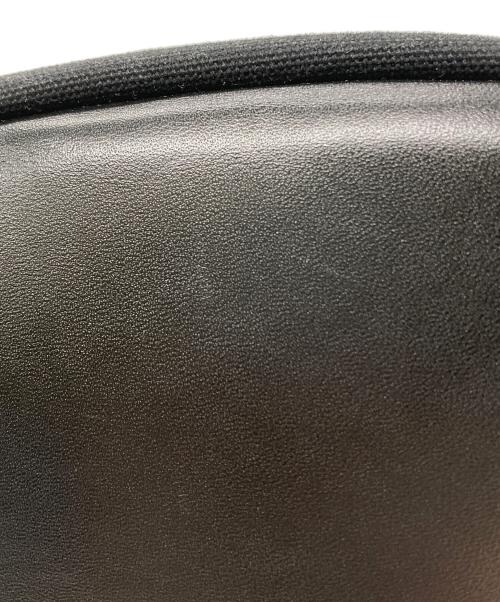 TOUT Y EST（トゥティエ）TOUT Y EST (トゥティエ) SAC COQUILLE BUCKET ブラックの古着・服飾アイテム
