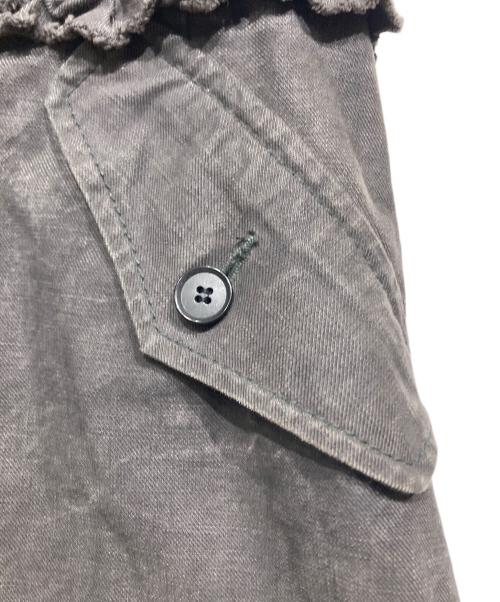 tricot COMME des GARCONS（トリココムデギャルソン）tricot COMME des GARCONS (トリココムデギャルソン) フリルデザインミリタリースカート グレー サイズ:Mの古着・服飾アイテム