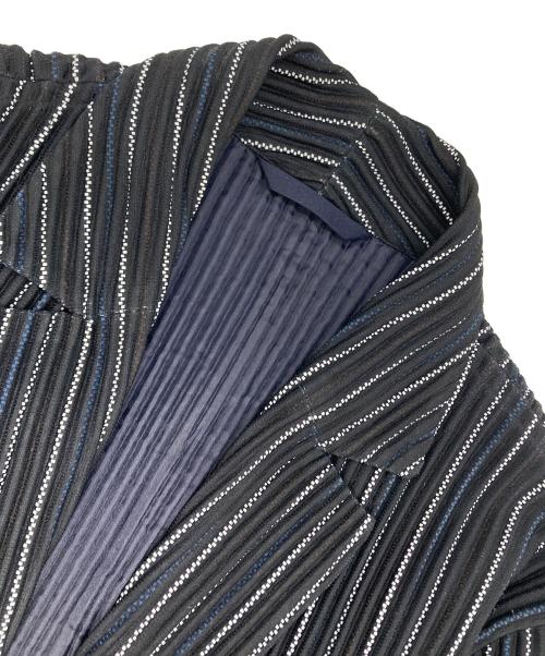 HOMME PLISSE ISSEY MIYAKE（オム プリッセ イッセイ ミヤケ）HOMME PLISSE ISSEY MIYAKE (オム プリッセ イッセイ ミヤケ) テーラードジャケット ネイビー サイズ:4の古着・服飾アイテム