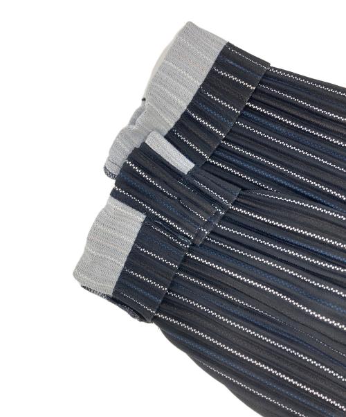 HOMME PLISSE ISSEY MIYAKE（オム プリッセ イッセイ ミヤケ）HOMME PLISSE ISSEY MIYAKE (オム プリッセ イッセイ ミヤケ) テーラードジャケット ネイビー サイズ:4の古着・服飾アイテム