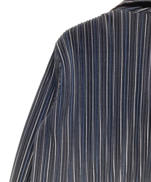 HOMME PLISSE ISSEY MIYAKE（オム プリッセ イッセイ ミヤケ）HOMME PLISSE ISSEY MIYAKE (オム プリッセ イッセイ ミヤケ) テーラードジャケット ネイビー サイズ:4の古着・服飾アイテム