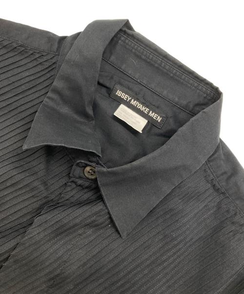 ISSEY MIYAKE MEN（イッセイミヤケメン）ISSEY MIYAKE MEN (イッセイミヤケメン) プリーツ切替長袖シャツ ブラック サイズ:4の古着・服飾アイテム