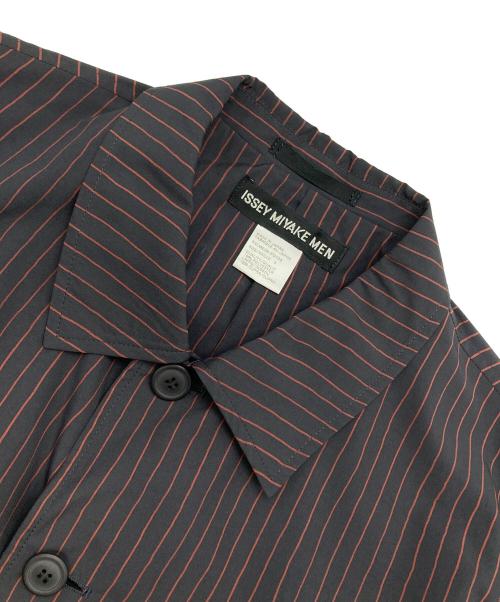 ISSEY MIYAKE MEN（イッセイミヤケメン）ISSEY MIYAKE MEN (イッセイミヤケメン) ストライプシャツジャケット レッド サイズ:3の古着・服飾アイテム
