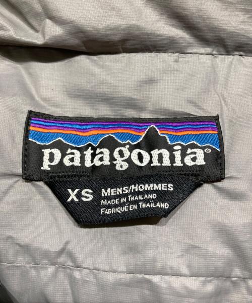 Patagonia（パタゴニア）Patagonia (パタゴニア) Micro Puff Hooded JKT（マイクロ パフ フード ジャケット） グレー サイズ:XSの古着・服飾アイテム