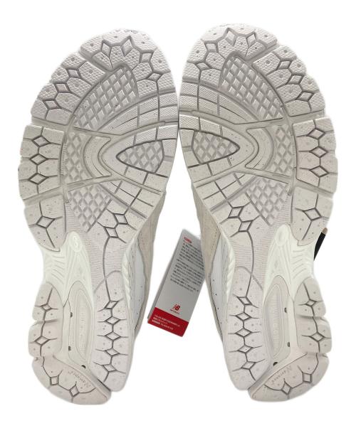 NEW BALANCE（ニューバランス）NEW BALANCE (ニューバランス) スニーカー ホワイト×グレー サイズ:28.5 未使用品の古着・服飾アイテム