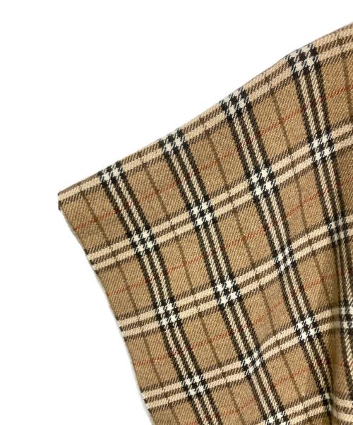 BURBERRY（バーバリー）BURBERRY (バーバリー) エンブロイダリー カシミアブレンド リバーシブル ケープ ブラウン サイズ:130×130 未使用品の古着・服飾アイテム