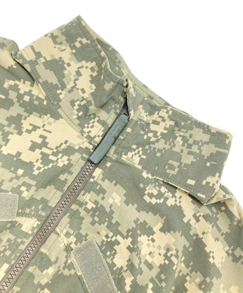 US ARMY（ユーエスアーミー）US ARMY (ユーエスアーミー) ソフトシェルウィンドジャケット グレー サイズ:Lの古着・服飾アイテム