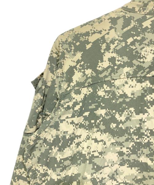 US ARMY（ユーエスアーミー）US ARMY (ユーエスアーミー) ソフトシェルウィンドジャケット グレー サイズ:Lの古着・服飾アイテム