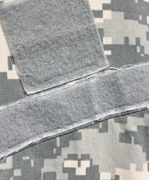 US ARMY（ユーエスアーミー）US ARMY (ユーエスアーミー) ソフトシェルウィンドジャケット グレー サイズ:Lの古着・服飾アイテム