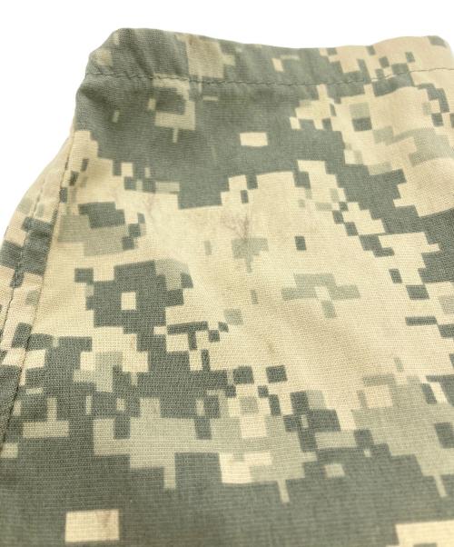 US ARMY（ユーエスアーミー）US ARMY (ユーエスアーミー) ソフトシェルウィンドジャケット グレー サイズ:Lの古着・服飾アイテム