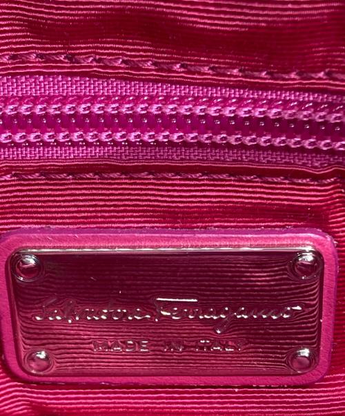 Salvatore Ferragamo（サルヴァトーレ フェラガモ）Salvatore Ferragamo (サルヴァトーレ フェラガモ) ガンチーニ 編込みレザー2WAYバッグ ピンクベージュの古着・服飾アイテム
