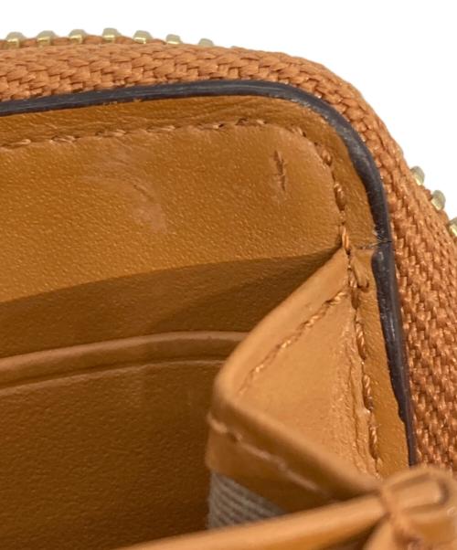 MCM（エムシーエム）MCM (エムシーエム) Aren Zip Around Wallet（アレン ジップ アラウンド ウォレット） ブラウン サイズ:　の古着・服飾アイテム