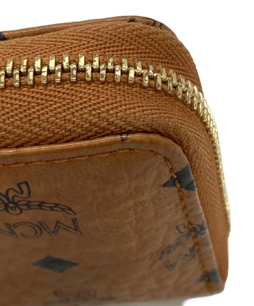 MCM（エムシーエム）MCM (エムシーエム) Aren Zip Around Wallet（アレン ジップ アラウンド ウォレット） ブラウン サイズ:　の古着・服飾アイテム