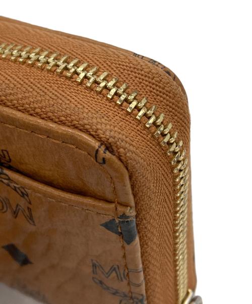 MCM（エムシーエム）MCM (エムシーエム) Aren Zip Around Wallet（アレン ジップ アラウンド ウォレット） ブラウン サイズ:　の古着・服飾アイテム