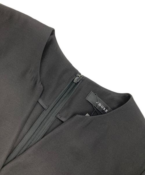 ADORE（アドーア）ADORE (アドーア) アシンメトリー シルクワンピース ブラック サイズ:38 未使用品の古着・服飾アイテム