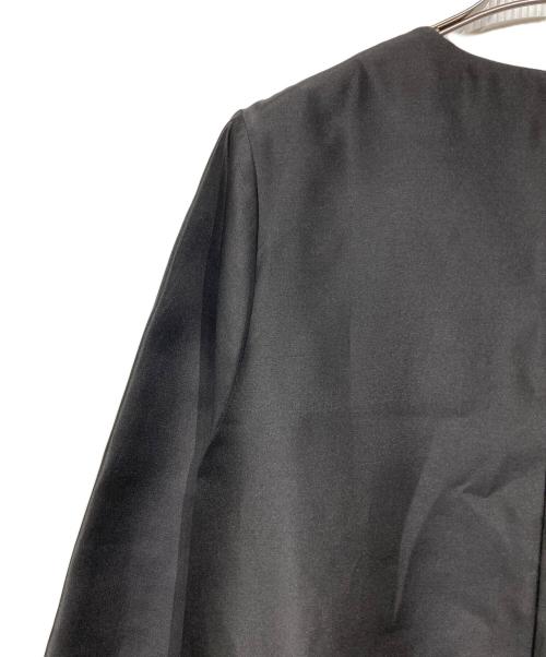 ADORE（アドーア）ADORE (アドーア) アシンメトリー シルクワンピース ブラック サイズ:38 未使用品の古着・服飾アイテム