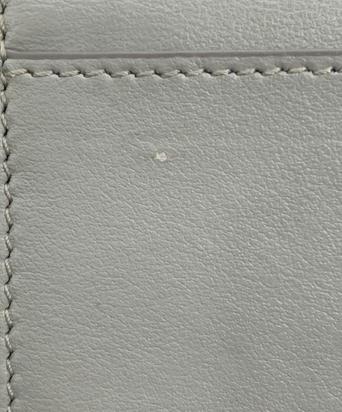 CELINE（セリーヌ）CELINE (セリーヌ) トリオンフエンボス加工 スモール トリフォールドウォレット グレーの古着・服飾アイテム
