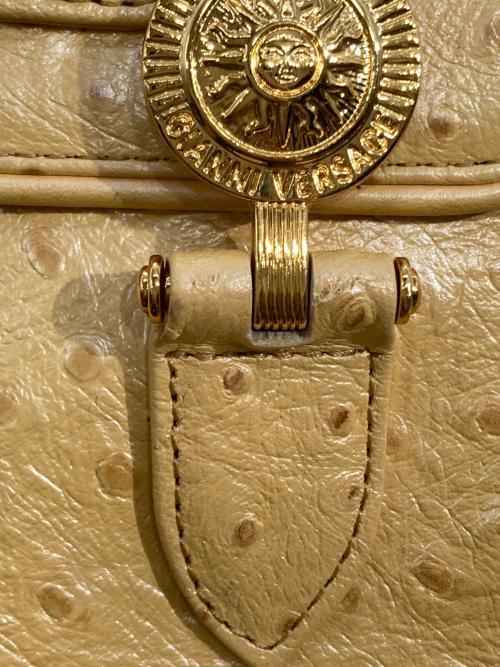 GIANNI VERSACE（ジャンニ・ヴェルサーチ）GIANNI VERSACE (ジャンニ・ヴェルサーチ) オーストリッチ型押しミニハンドバッグ イエローの古着・服飾アイテム