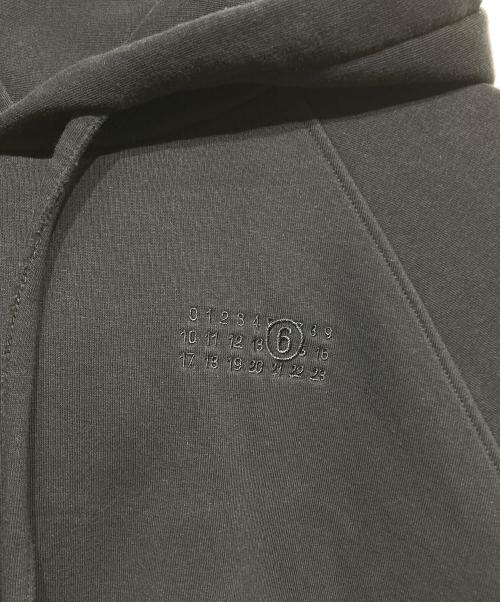 MM6 Maison Margiela（エムエムシックスメゾンマルジェラ）MM6 Maison Margiela (エムエムシックスメゾンマルジェラ) クロップドパーカー ブラック サイズ:XLの古着・服飾アイテム