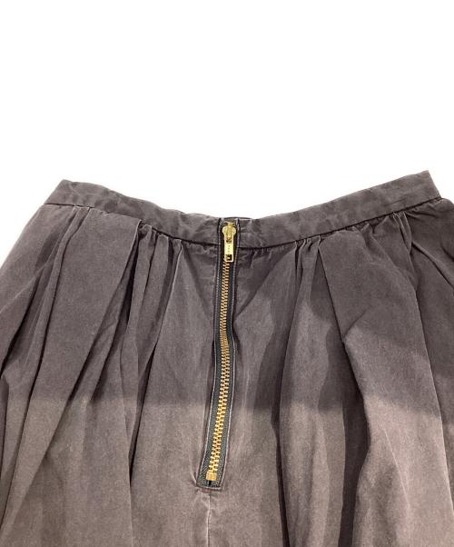 MADISON BLUE（マディソンブルー）MADISON BLUE (マディソンブルー) PUFFY KNEE-LENGTH SK W/O（パフィー ニーレングス エスケー） チャコールグレー サイズ:02の古着・服飾アイテム