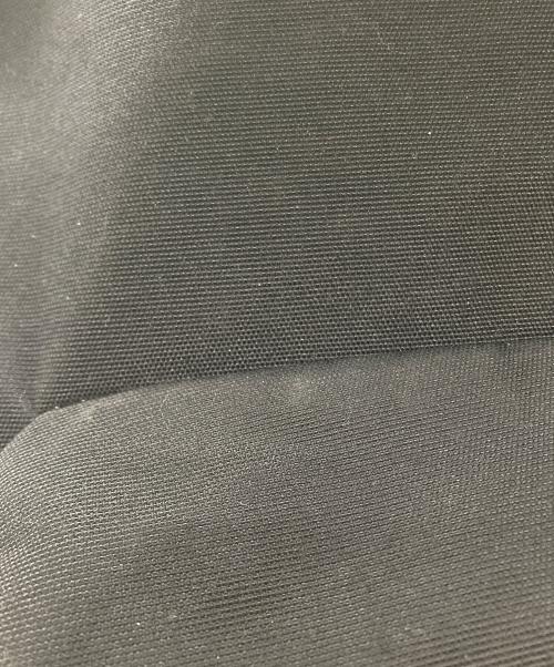 EASTPAK（イーストパック）EASTPAK (イーストパック) MM6 Maison Margiela (エムエムシックスメゾンマルジェラ) パデッド リバーシブル リュックサック ブラック×ホワイトの古着・服飾アイテム