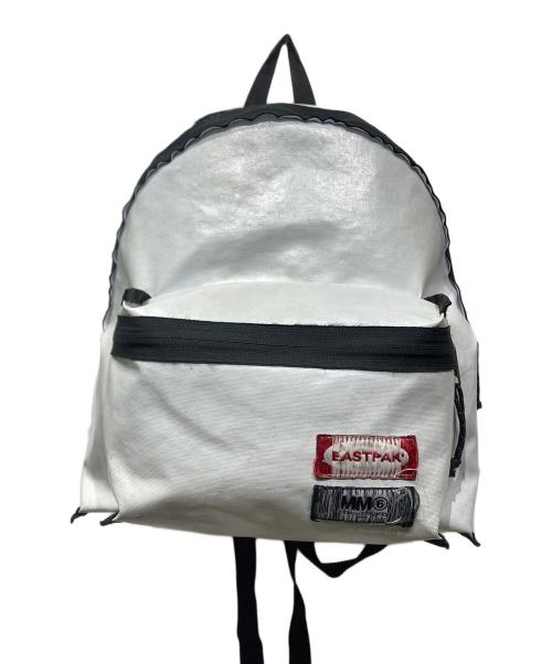 EASTPAK（イーストパック）EASTPAK (イーストパック) MM6 Maison Margiela (エムエムシックスメゾンマルジェラ) パデッド リバーシブル リュックサック ブラック×ホワイトの古着・服飾アイテム