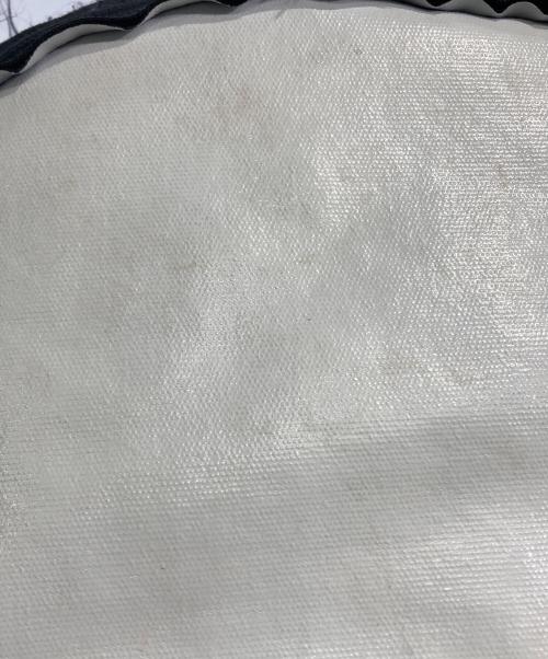 EASTPAK（イーストパック）EASTPAK (イーストパック) MM6 Maison Margiela (エムエムシックスメゾンマルジェラ) パデッド リバーシブル リュックサック ブラック×ホワイトの古着・服飾アイテム