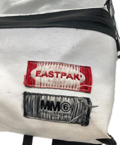 EASTPAK（イーストパック）EASTPAK (イーストパック) MM6 Maison Margiela (エムエムシックスメゾンマルジェラ) パデッド リバーシブル リュックサック ブラック×ホワイトの古着・服飾アイテム