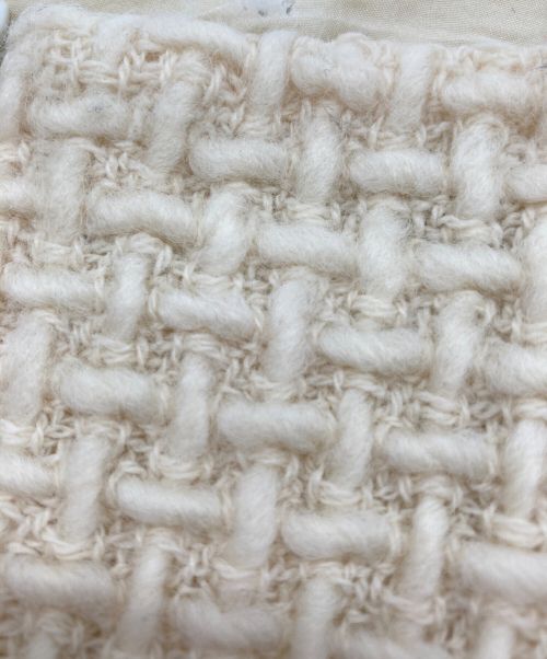 CHANEL（シャネル）CHANEL (シャネル) ワンポイントロゴツイードスカート ベージュ サイズ:38の古着・服飾アイテム