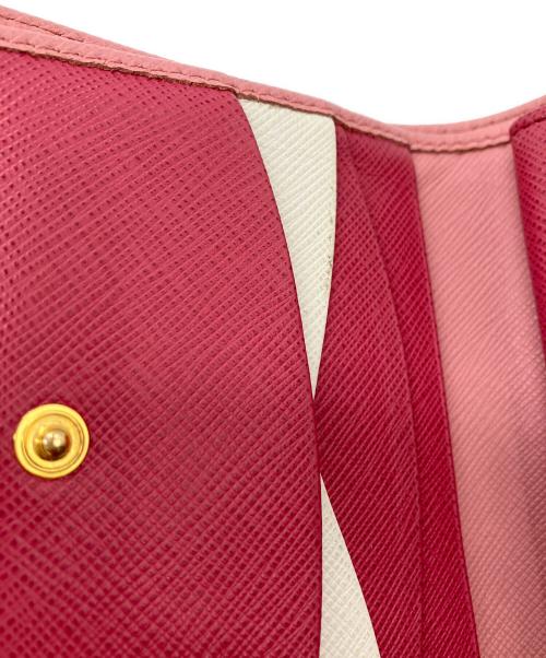 PRADA（プラダ）PRADA (プラダ) 2つ折り財布 ピンクの古着・服飾アイテム