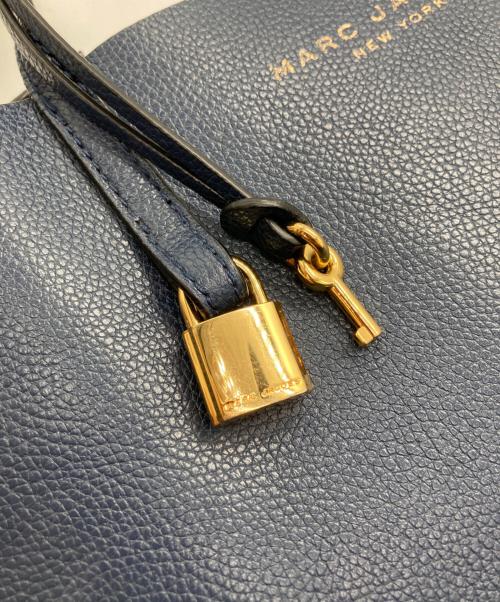 MARC JACOBS（マークジェイコブズ）MARC JACOBS (マークジェイコブス) THE GRIND SHOPPER TOTE グラインドショッパートートバッグ ネイビーの古着・服飾アイテム