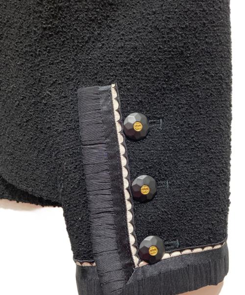 CHANEL（シャネル）CHANEL (シャネル) 袖ココボタンウールツイードジャケット ブラック サイズ:40の古着・服飾アイテム