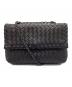 BOTTEGA VENETA（ボッテガベネタ）の古着「イントレチャート ショルダーバッグ」｜ブラック