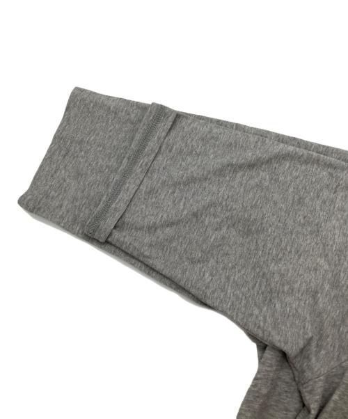慈雨（ジウ）慈雨 (ジウ) ドッキングカットソー / 切替カットソー グレー サイズ:40の古着・服飾アイテム
