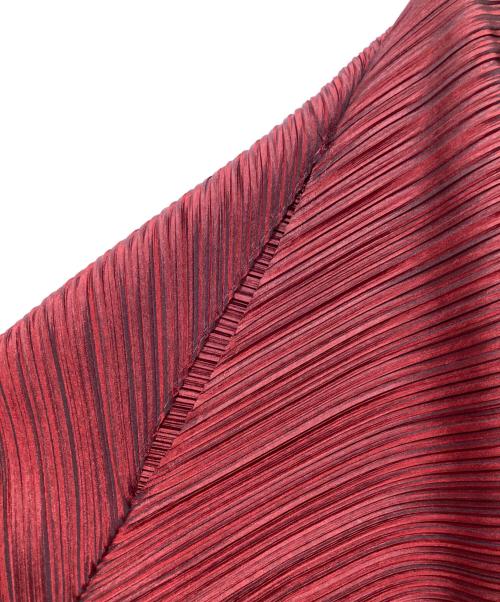 ISSEY MIYAKE（イッセイミヤケ）ISSEY MIYAKE (イッセイミヤケ) プリーツカーディガン レッド サイズ:2の古着・服飾アイテム