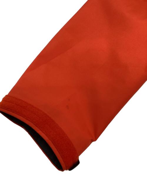 ARC'TERYX（アークテリクス）ARC'TERYX (アークテリクス) GORE-TEX PRO BETA SV JACKET/ベータエスブイジャケット オレンジ サイズ:Sの古着・服飾アイテム