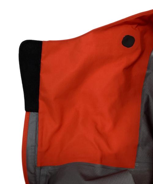 ARC'TERYX（アークテリクス）ARC'TERYX (アークテリクス) GORE-TEX PRO BETA SV JACKET/ベータエスブイジャケット オレンジ サイズ:Sの古着・服飾アイテム