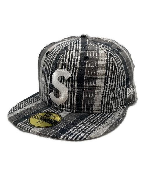 SUPREME（シュプリーム）Supreme (シュプリーム) New Era (ニューエラ) Supreme Metallic Plaid S Logo New Era Cap グレー サイズ:7 3/4の古着・服飾アイテム