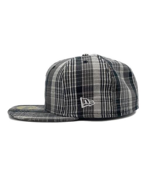 SUPREME（シュプリーム）Supreme (シュプリーム) New Era (ニューエラ) Supreme Metallic Plaid S Logo New Era Cap グレー サイズ:7 3/4の古着・服飾アイテム